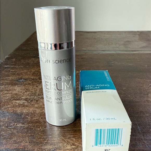 Coloressence Anti-Aging Serum - Picture 1 of 5
